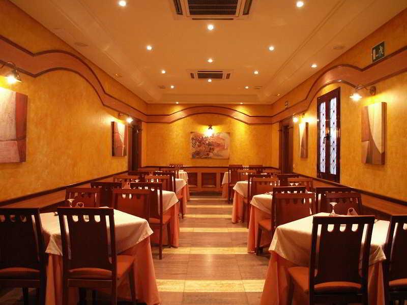 Victoria Hotel 3*